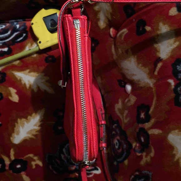 Stella & Dot Tia Poppy Red Crossbody Bag Pebbled,Gold-tone Hardware - Picture 6 of 10